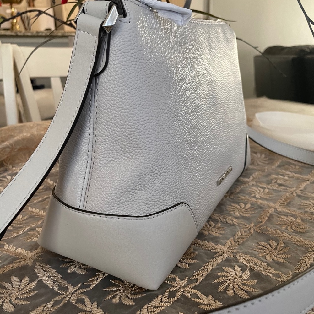 New Mk crossbody 🦋 - Picture 8 of 9